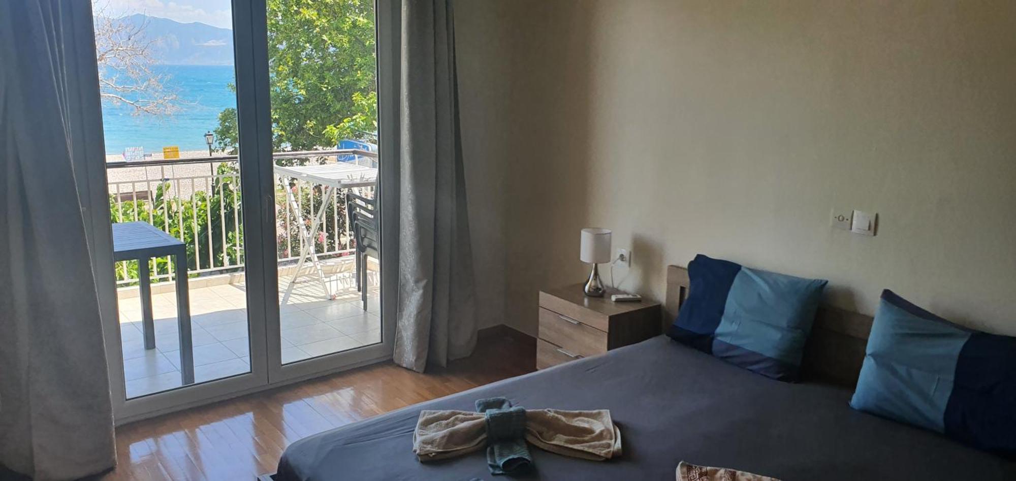 Nafpaktos Beach House Sea View Apartment First Floor Exterior foto