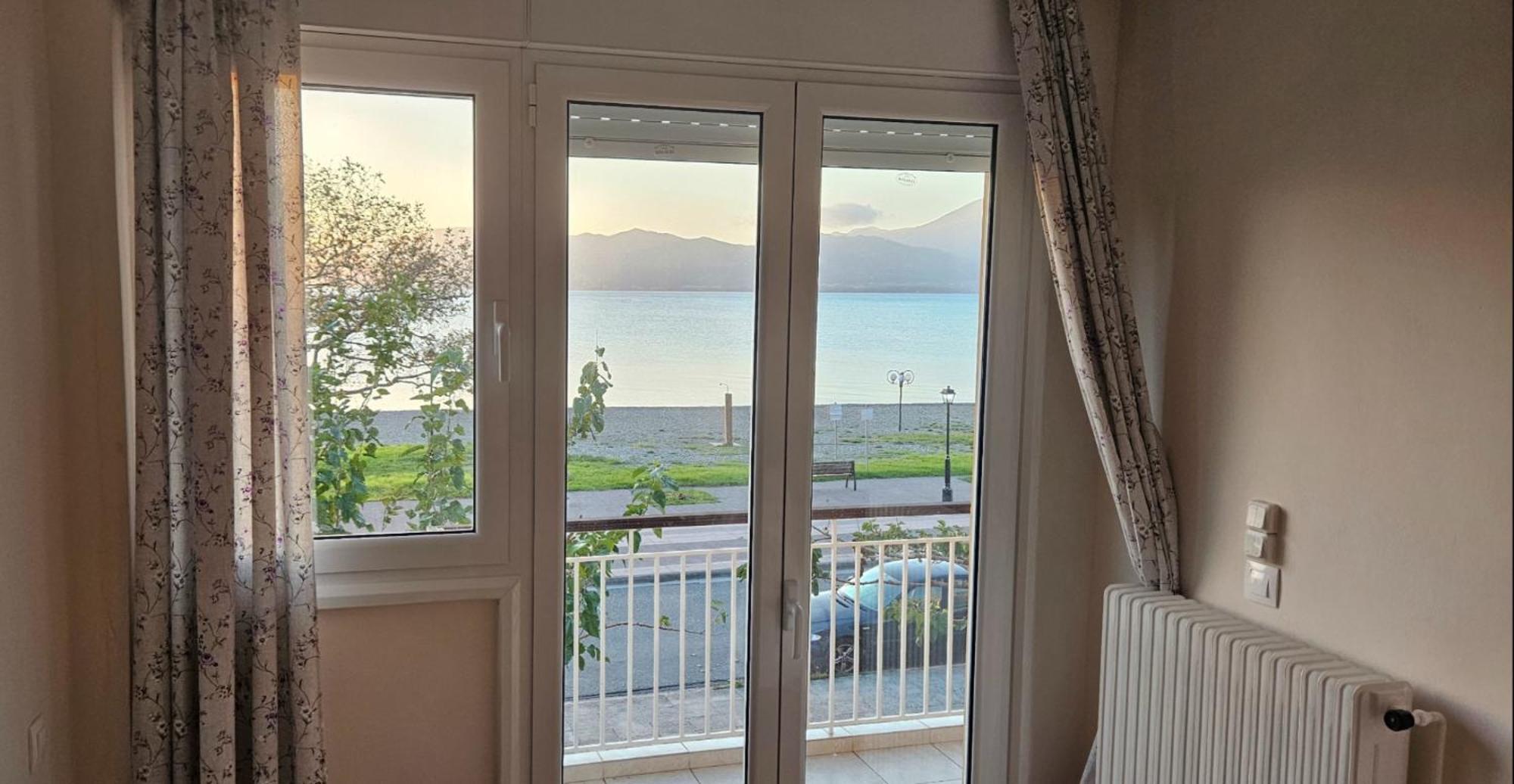 Nafpaktos Beach House Sea View Apartment First Floor Exterior foto