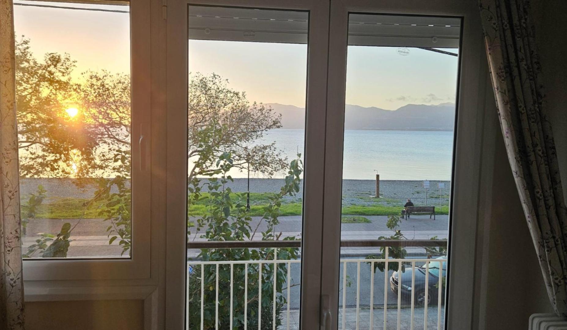 Nafpaktos Beach House Sea View Apartment First Floor Exterior foto