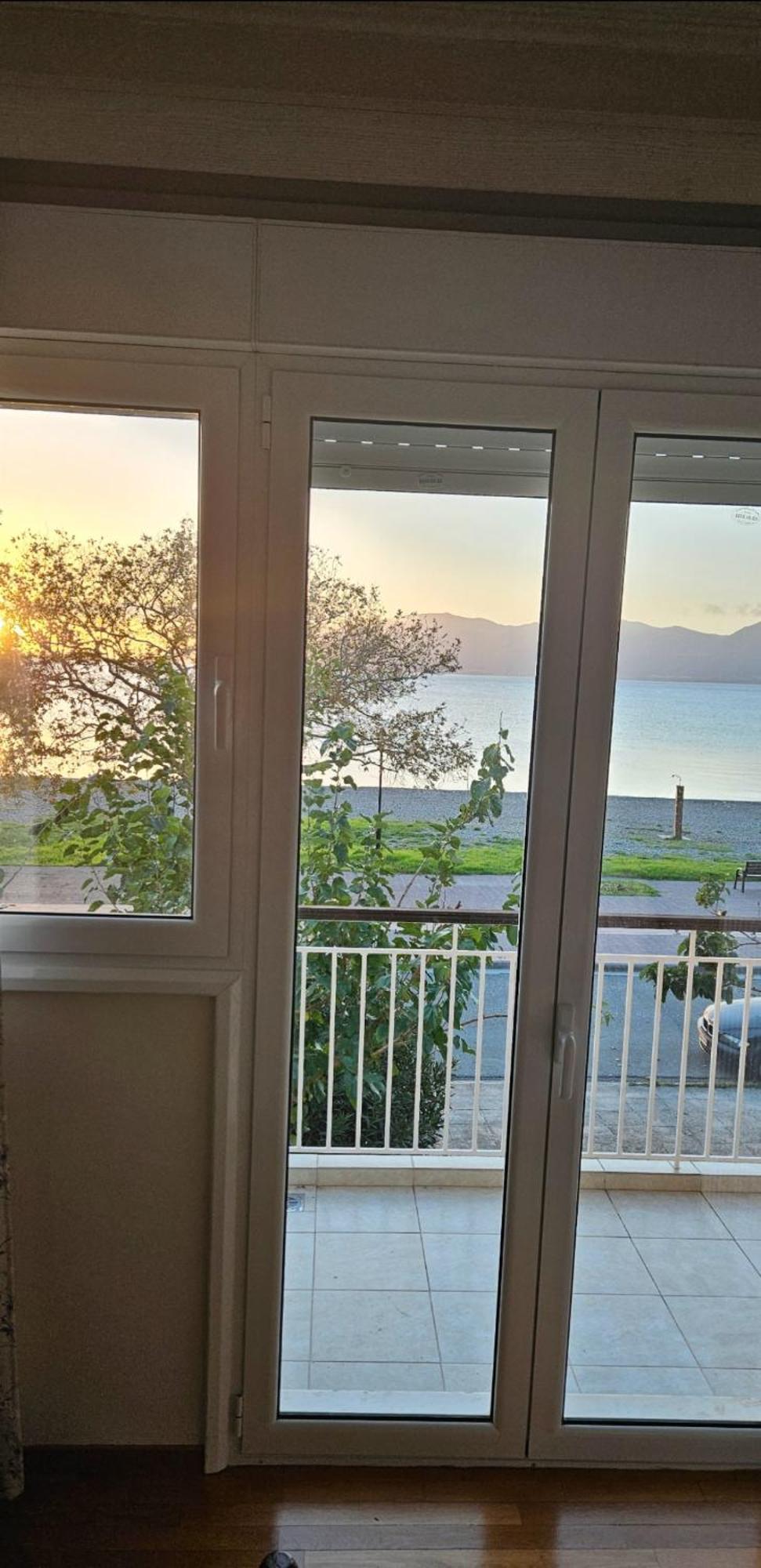 Nafpaktos Beach House Sea View Apartment First Floor Exterior foto