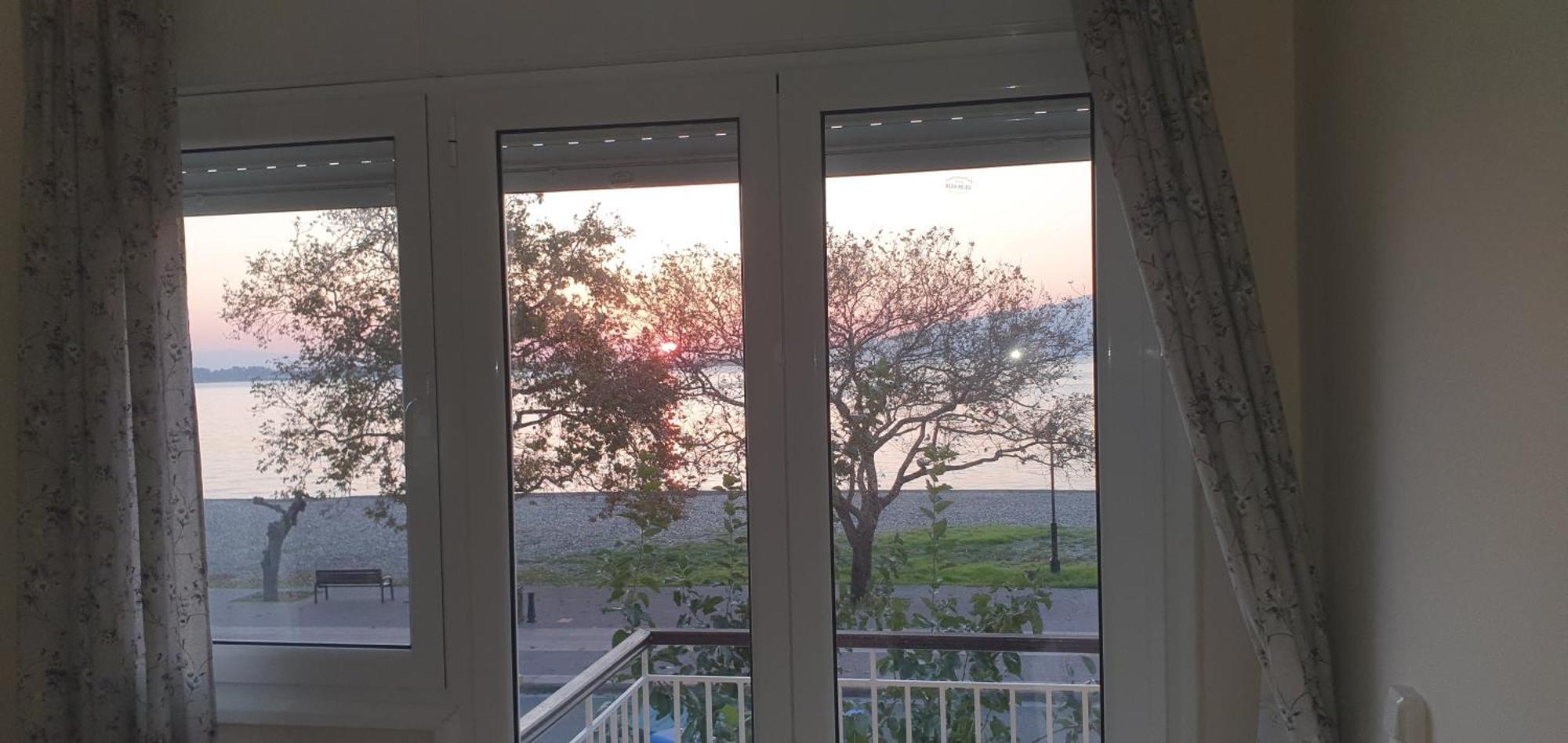 Nafpaktos Beach House Sea View Apartment First Floor Exterior foto